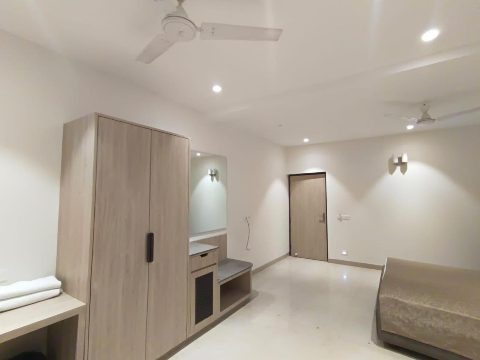 Hotel Bagla Atithi Banaras Варанаси Экстерьер фото